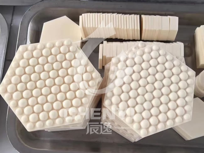 Alumina ceramic