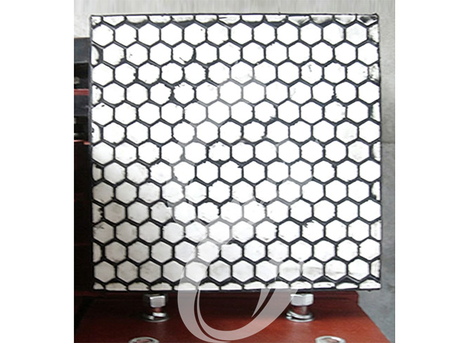 302×302×32mm Liner with hex ceramic