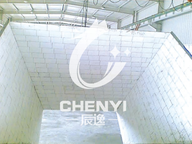 Ceramic lined silo