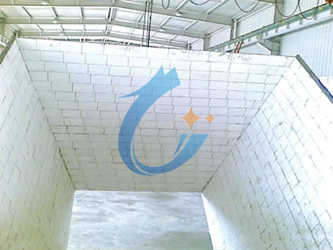 Ceramic lined silo